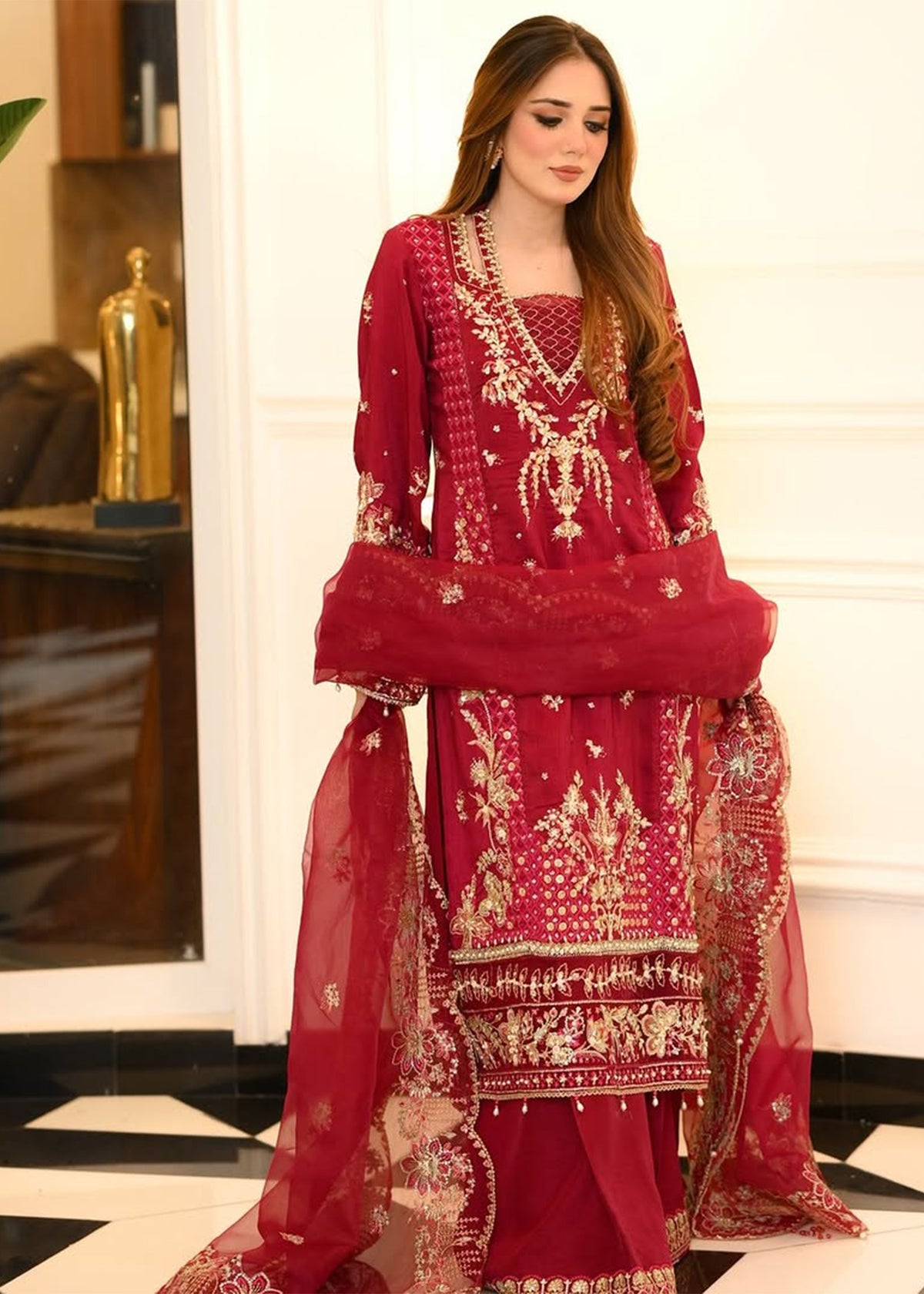 Scarlet Dream - Syeda Zahra Raza